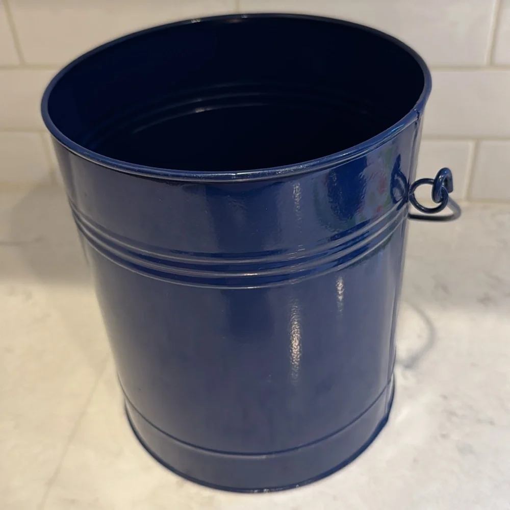 Metal treat bin dog or cat.